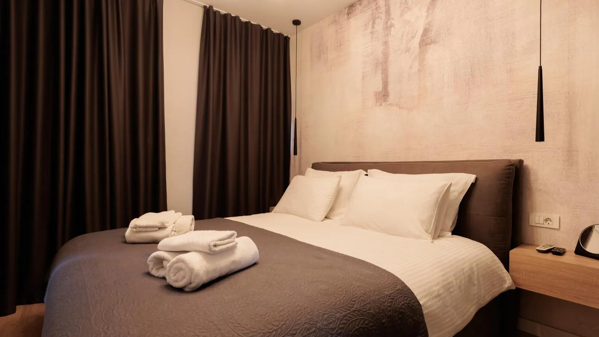 Zarina Apartment - Old Town Center زادار